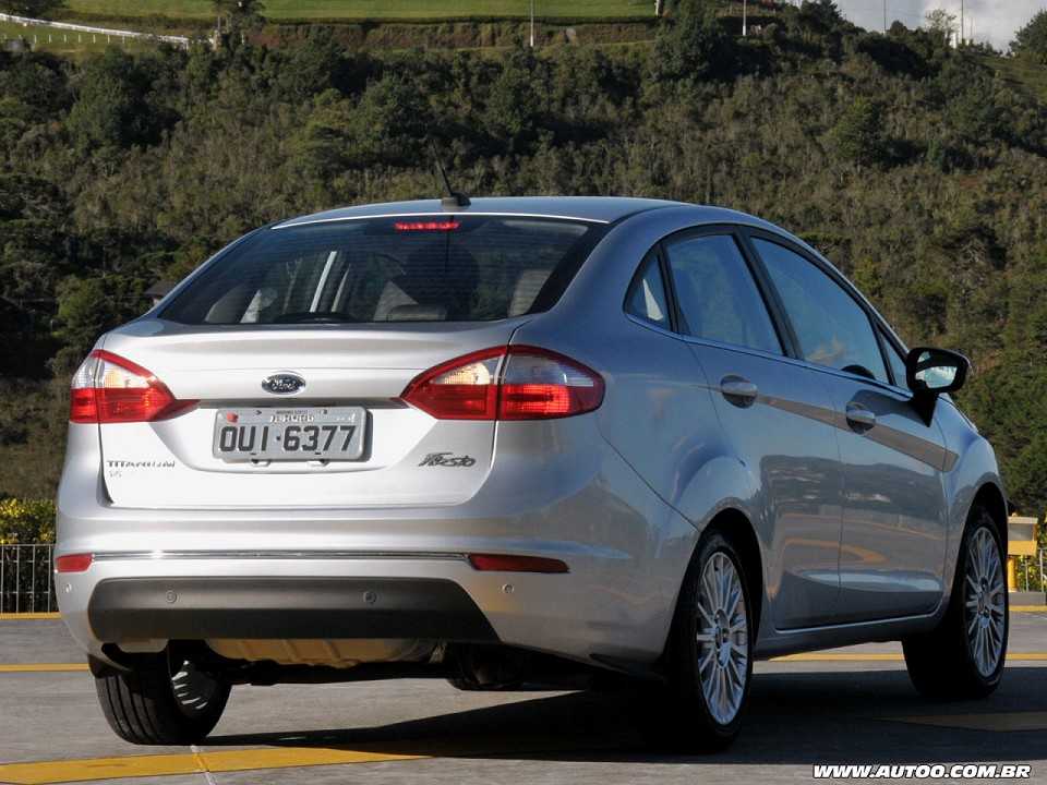 Ford�Fiesta Sedan 2015 - �ngulo traseiro